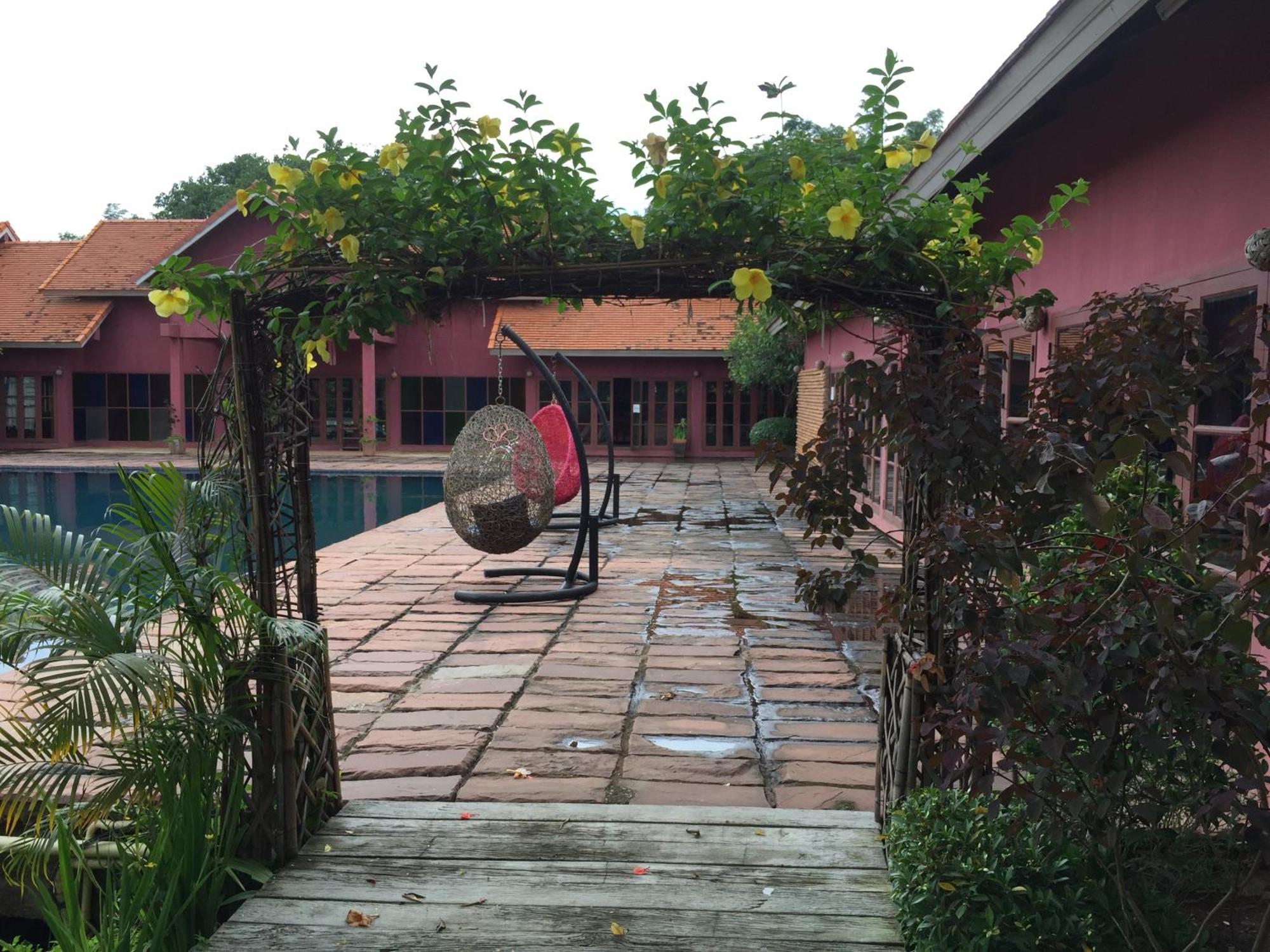 Chiangmai Royal Creek Hotel Hang Dong Exteriör bild