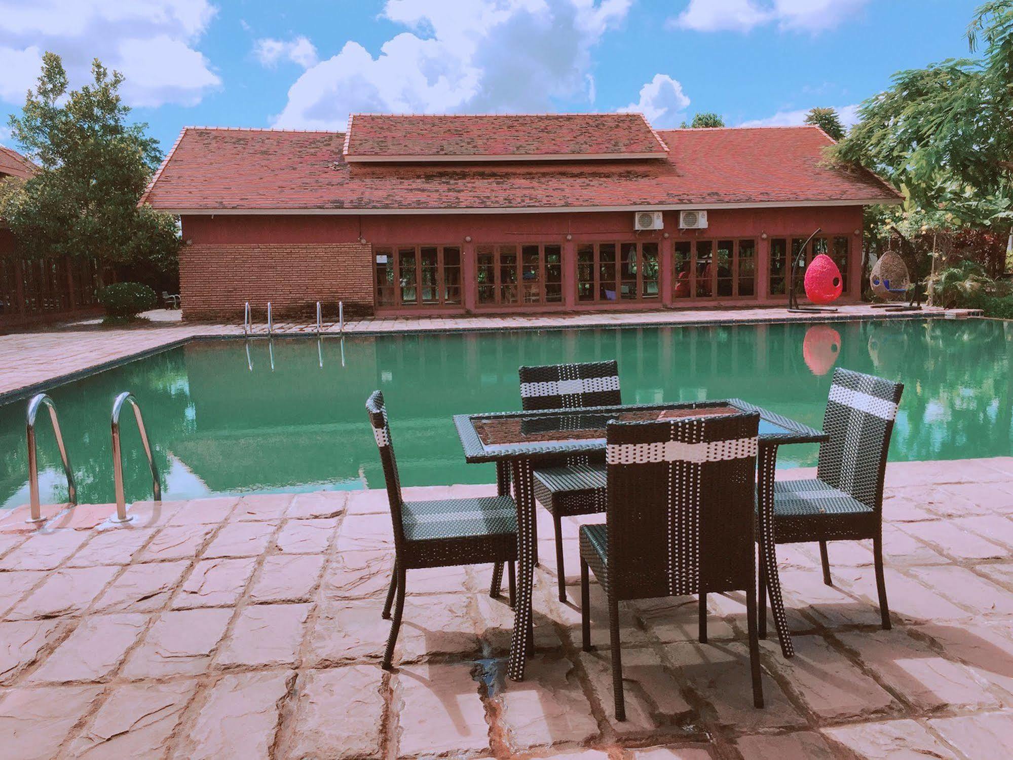 Chiangmai Royal Creek Hotel Hang Dong Exteriör bild